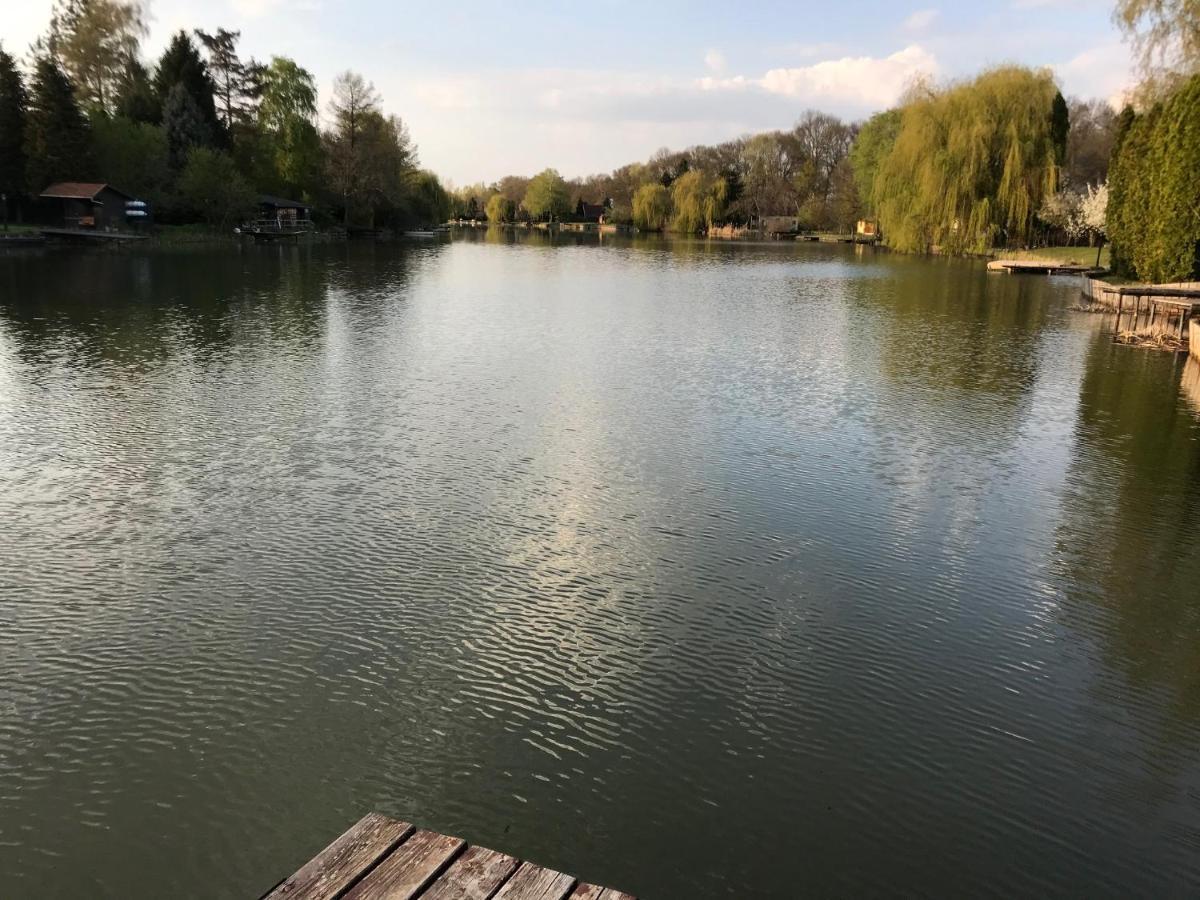 Bony Resort Szarvas Bagian luar foto