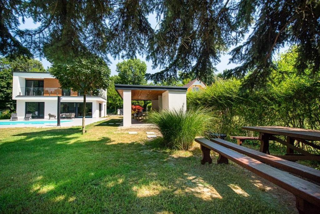 Bony Resort Szarvas Bagian luar foto